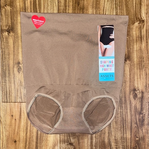 Assets by Spanx womens 1X XL Shaping Panty brief High Waist Panty brown tan nwt - Picture 1 of 12